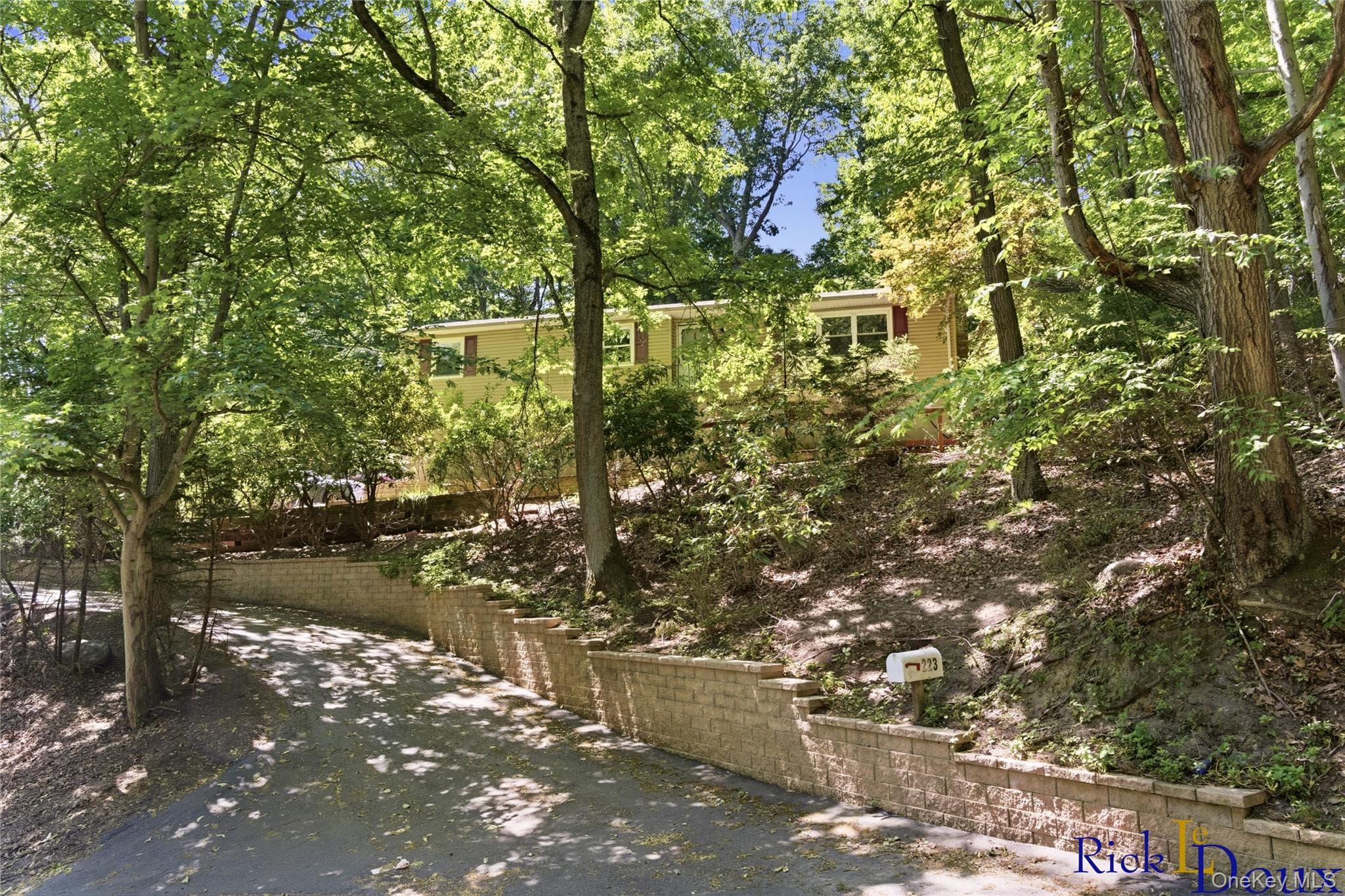 223 Old Post Road thumbnail 2
