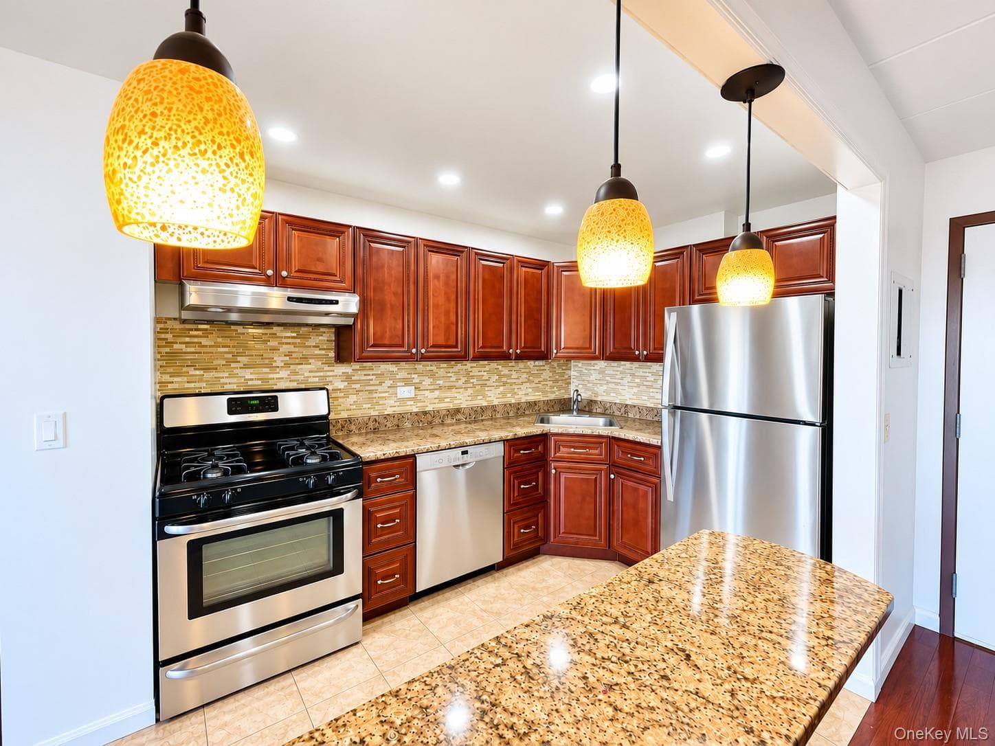 92-29 Queens Boulevard Unit: 9D&P47 thumbnail 3