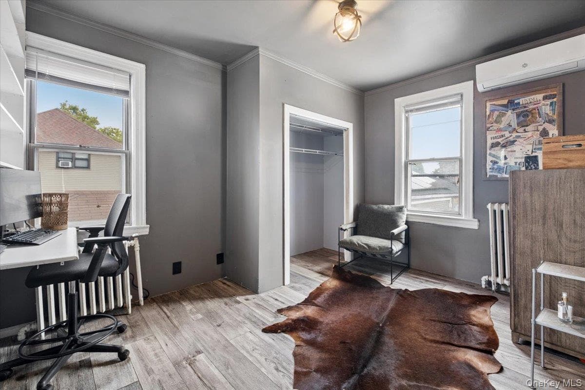 2760 Hering Avenue thumbnail 15