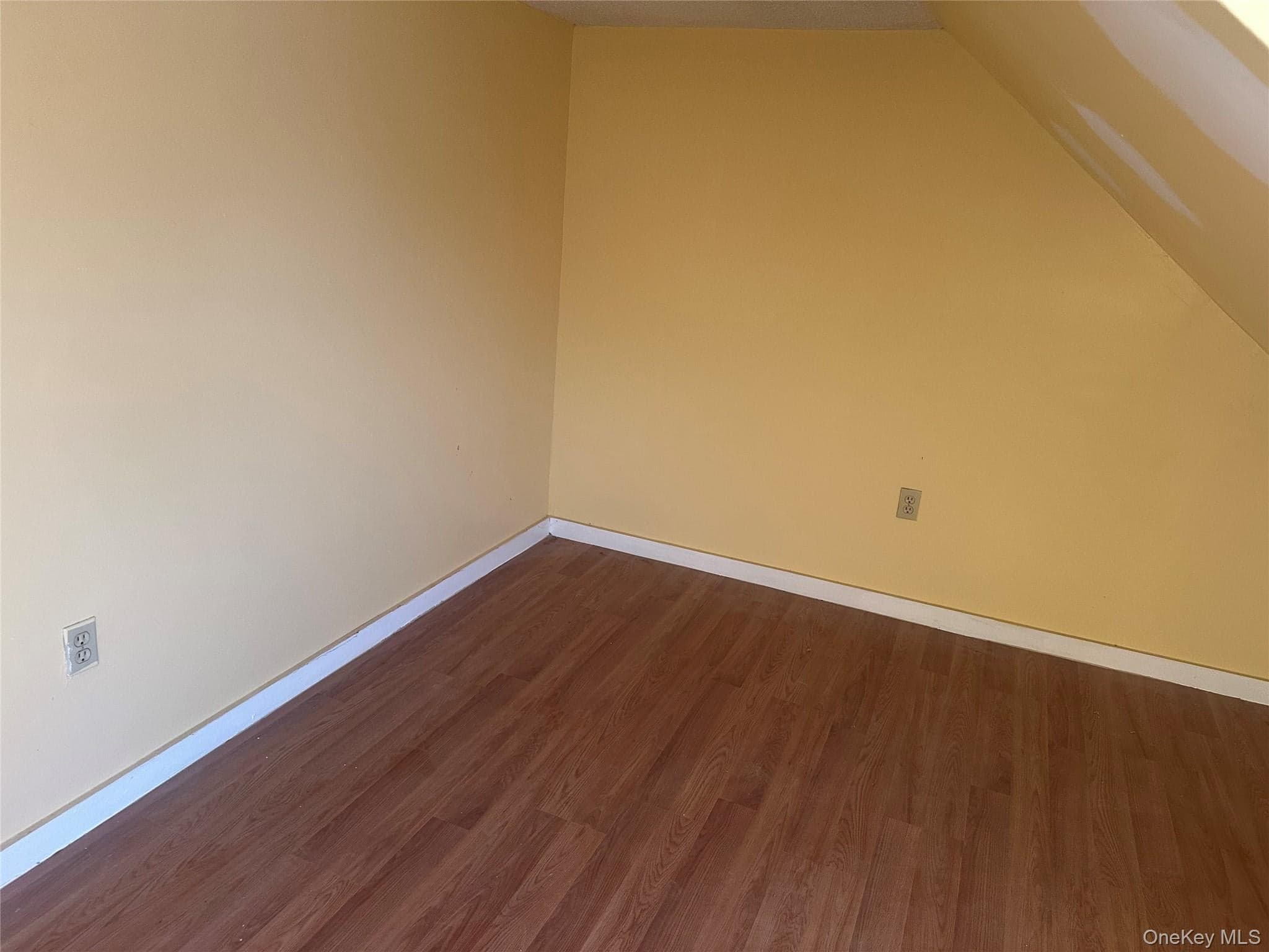106-15 Pinegrove Street thumbnail 7