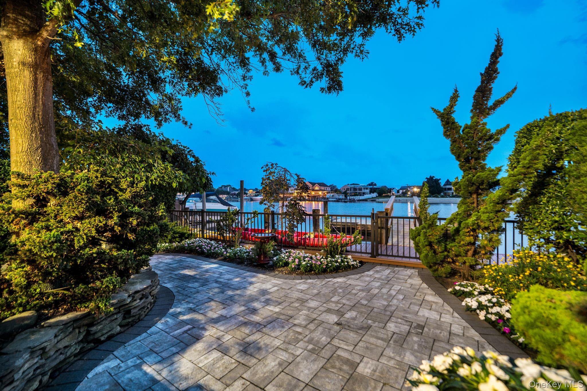 2660 Riverside Drive thumbnail 11