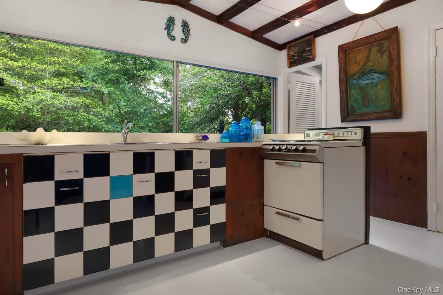 284 Bay Walk thumbnail 6