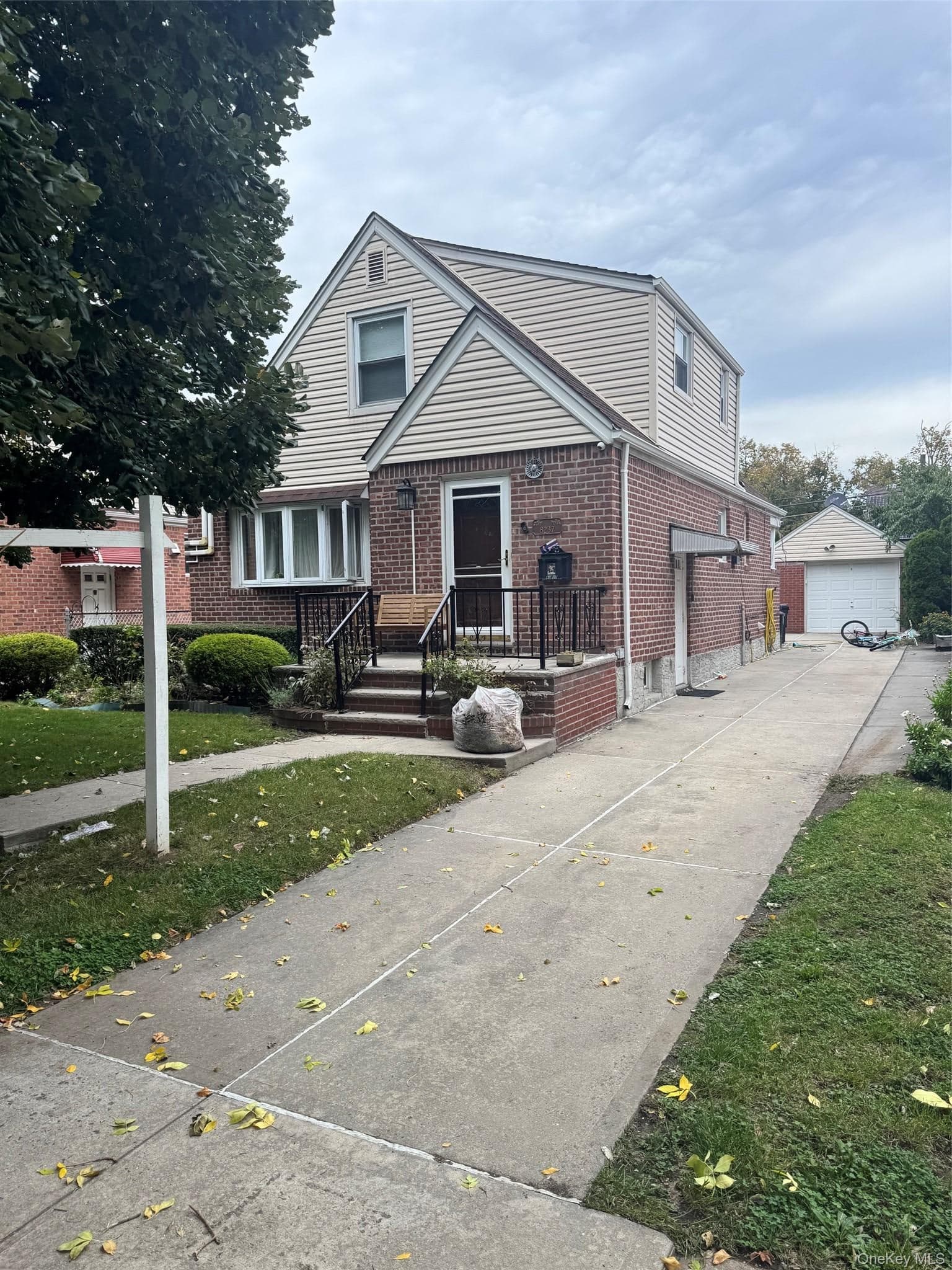 82-37 250th Street photo 1
