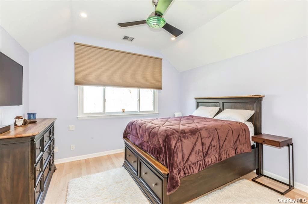12 Midvale Avenue thumbnail 16