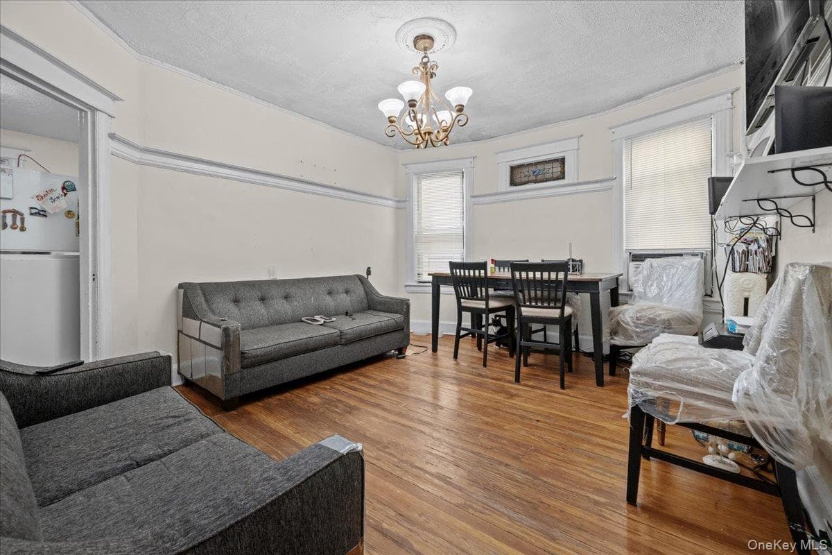 27 Saratoga Avenue thumbnail 7