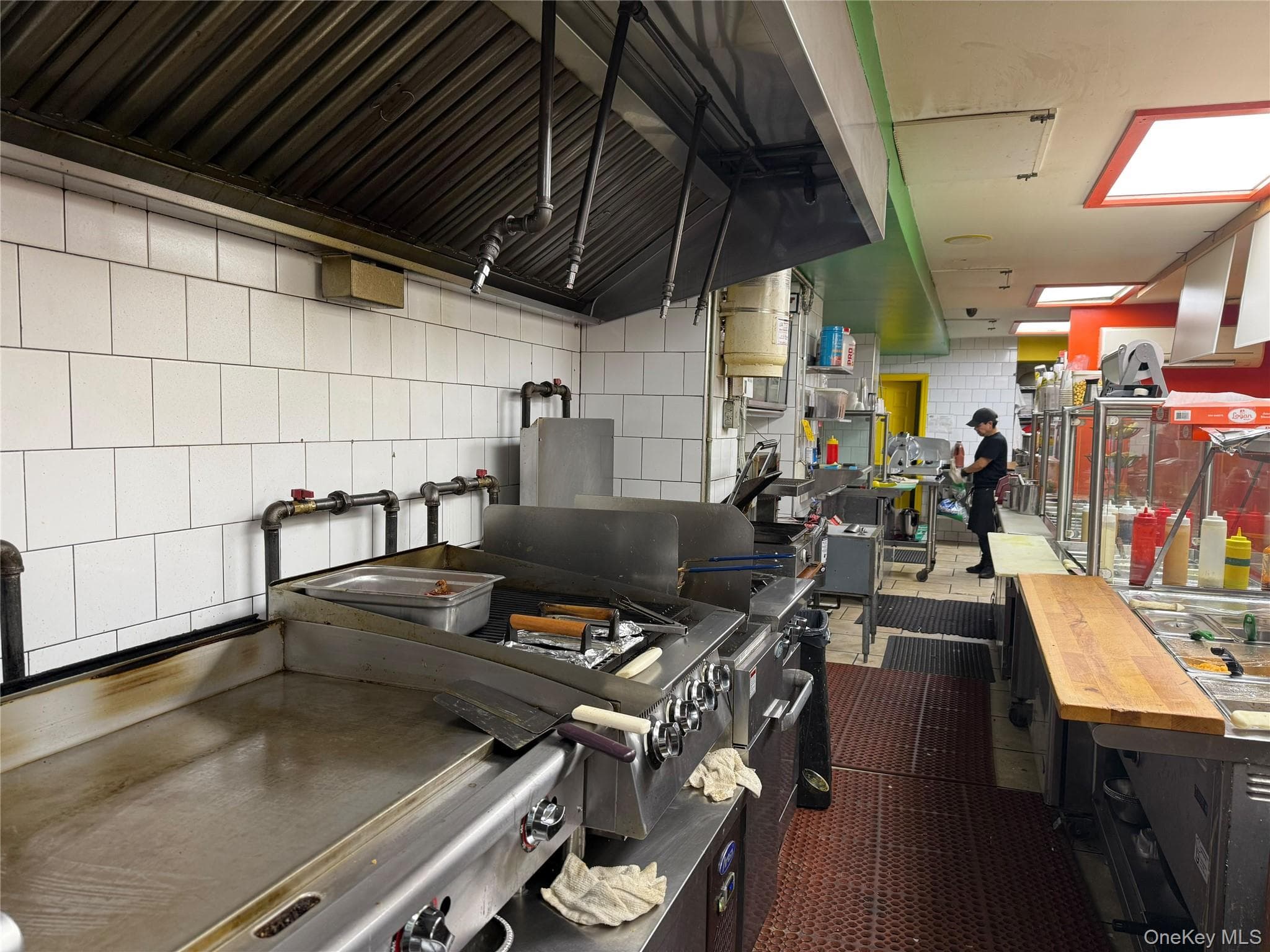 1421 Broadway thumbnail 4