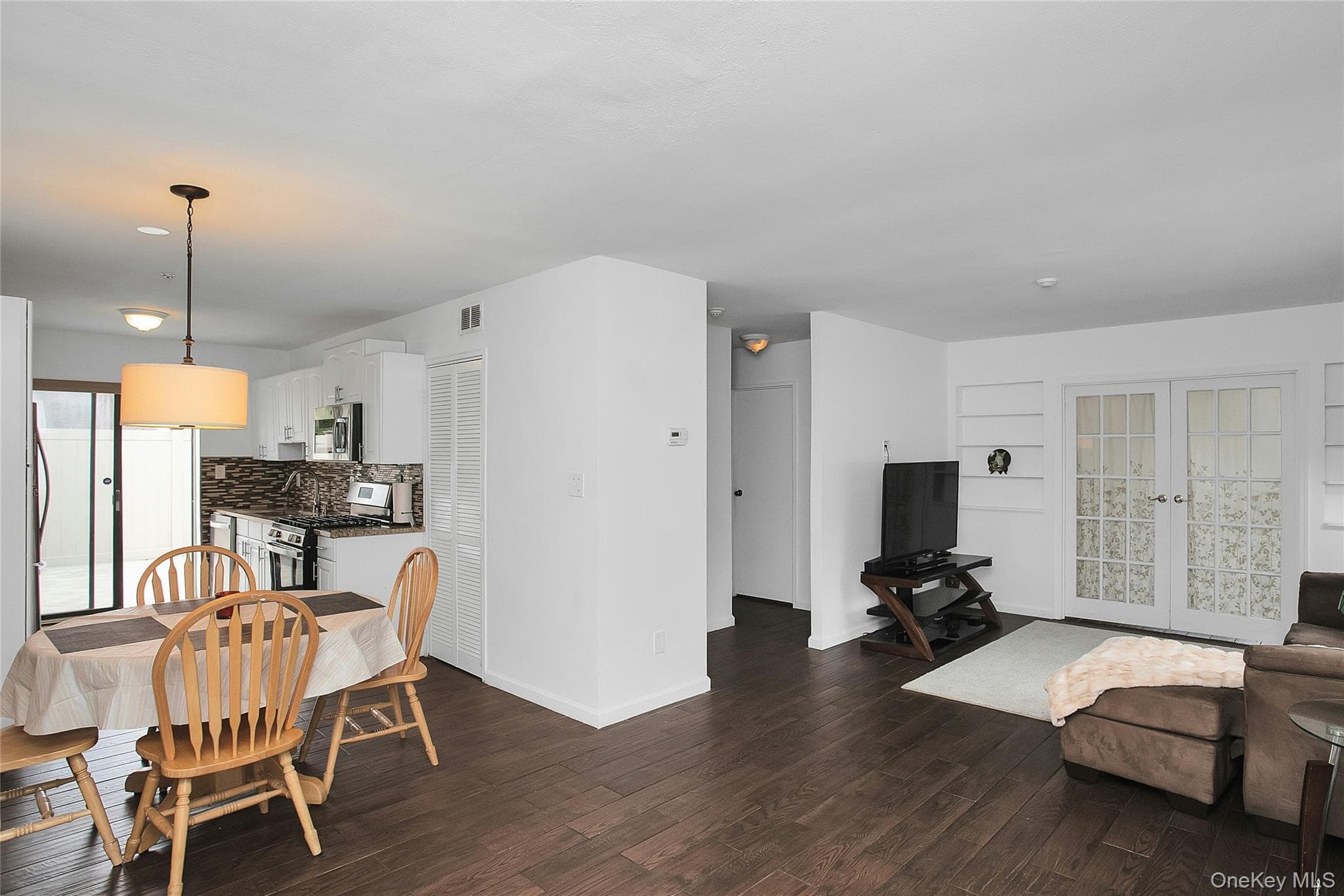 94 Gauguin Court Unit: 94 thumbnail 2