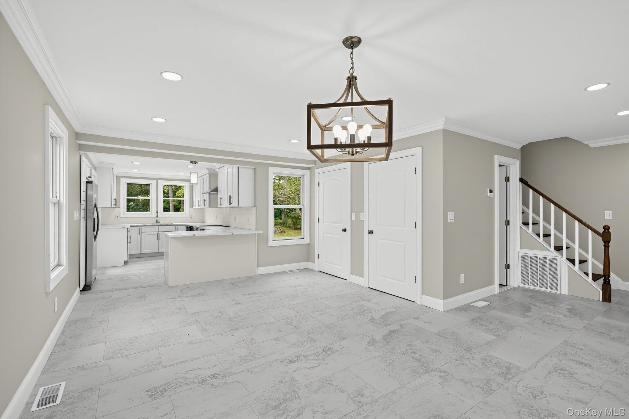 355 Forest Lane thumbnail 4