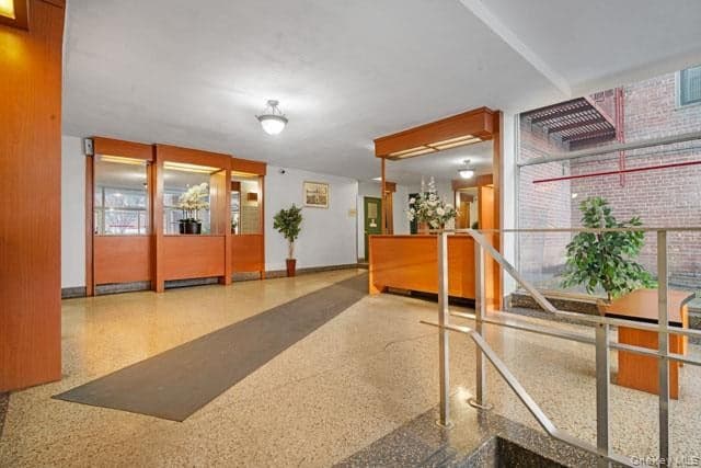 33-44 Junction Blvd Blvd Unit: 5V thumbnail 3
