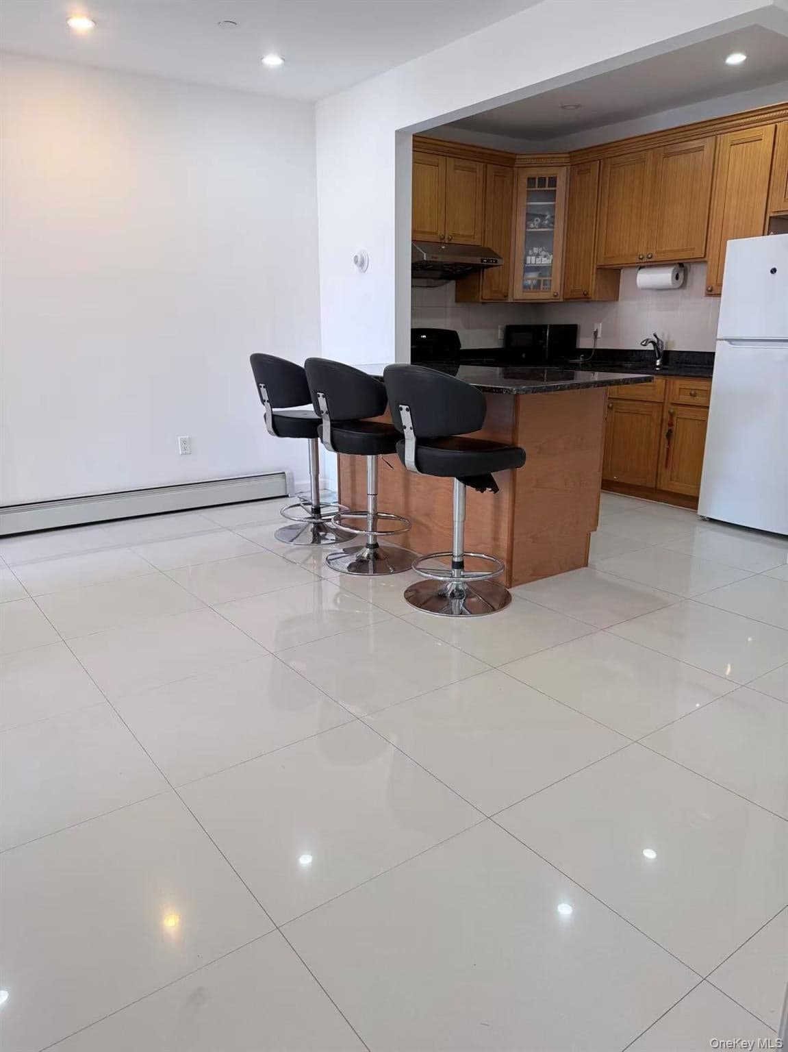 104-48 37th Drive Unit: 4D thumbnail 3