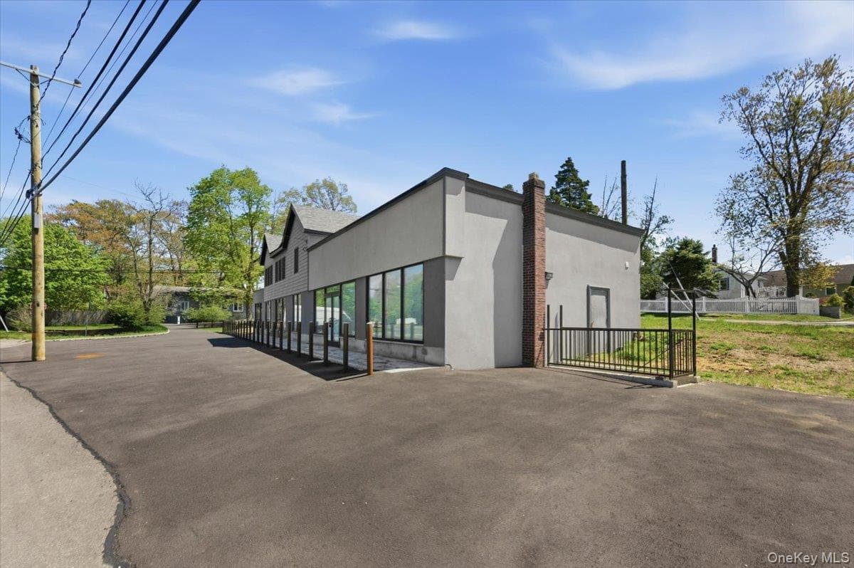 178 Richmond Boulevard thumbnail 3