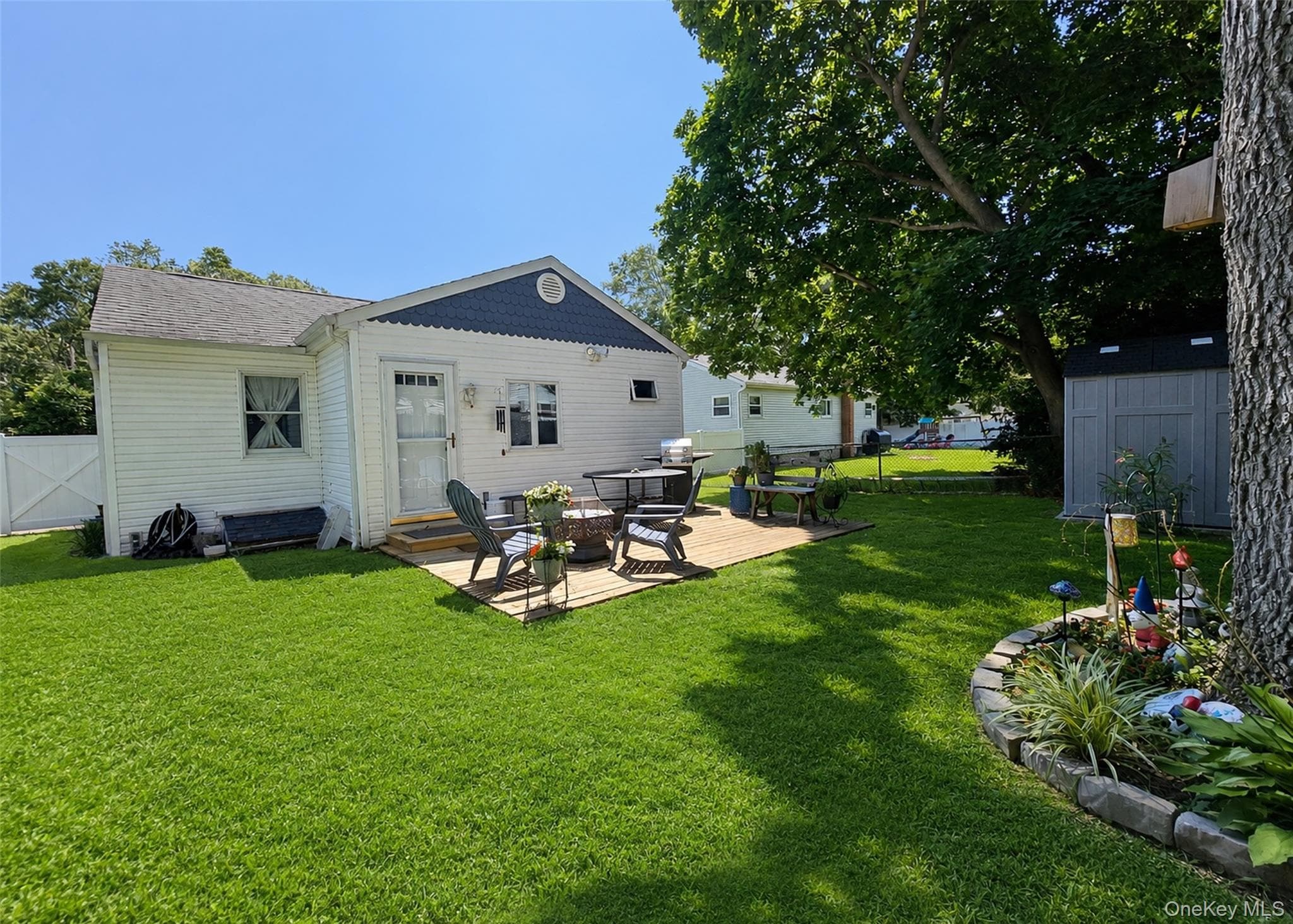 11 Cooke Avenue thumbnail 2