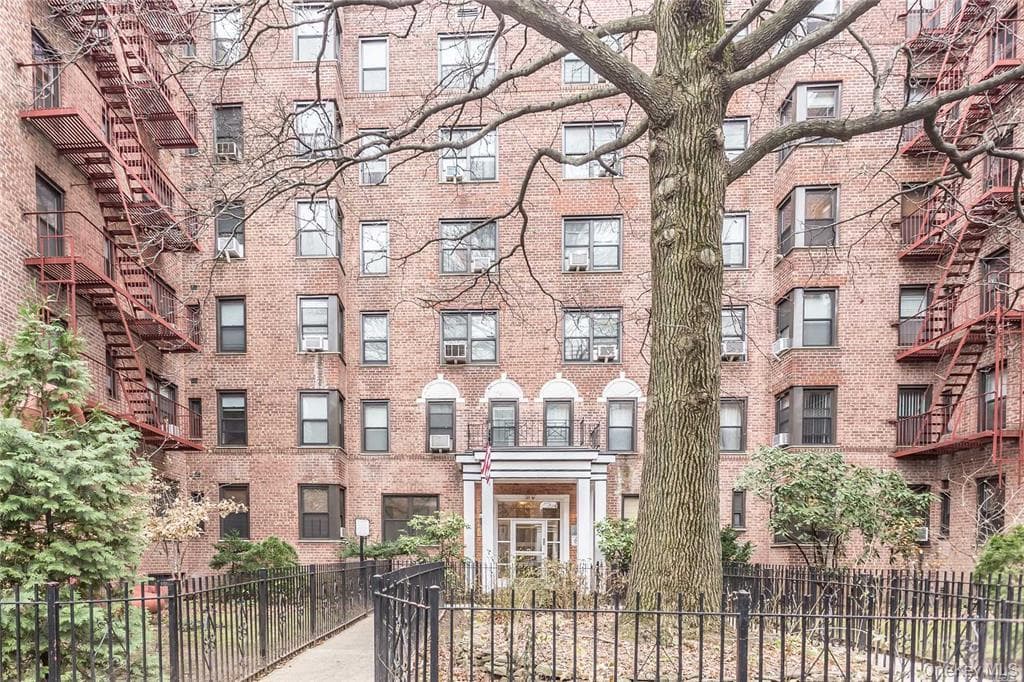 87-10 34 Avenue Unit: #4, Jackson Heights