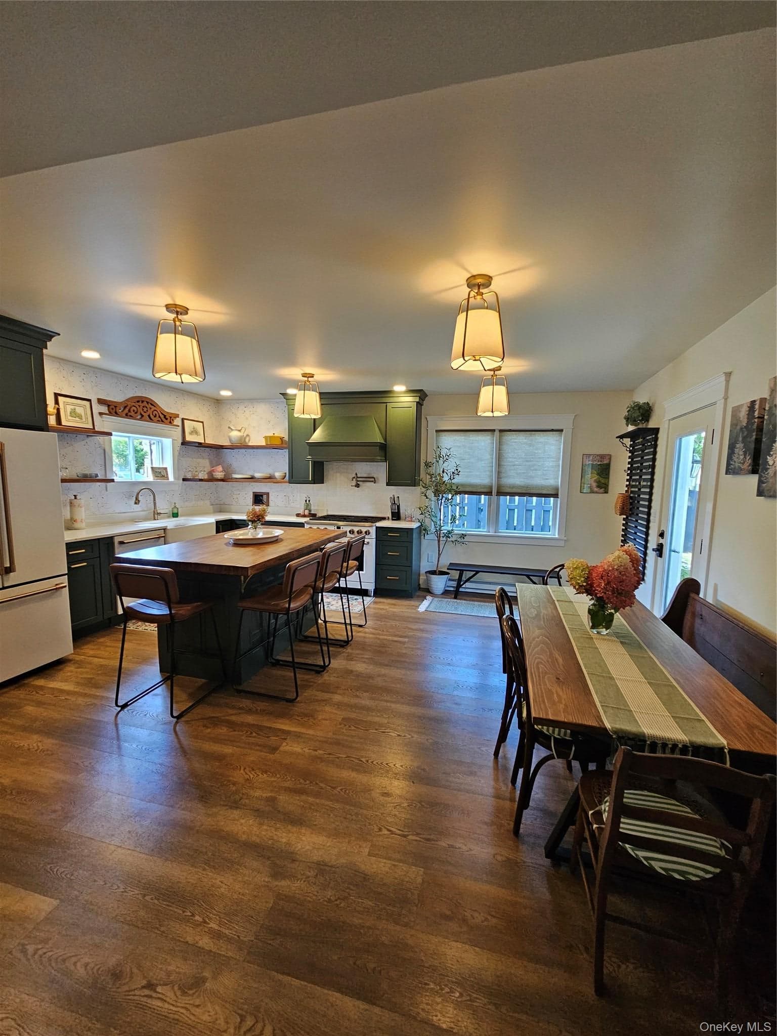16 N Washington Street thumbnail 4
