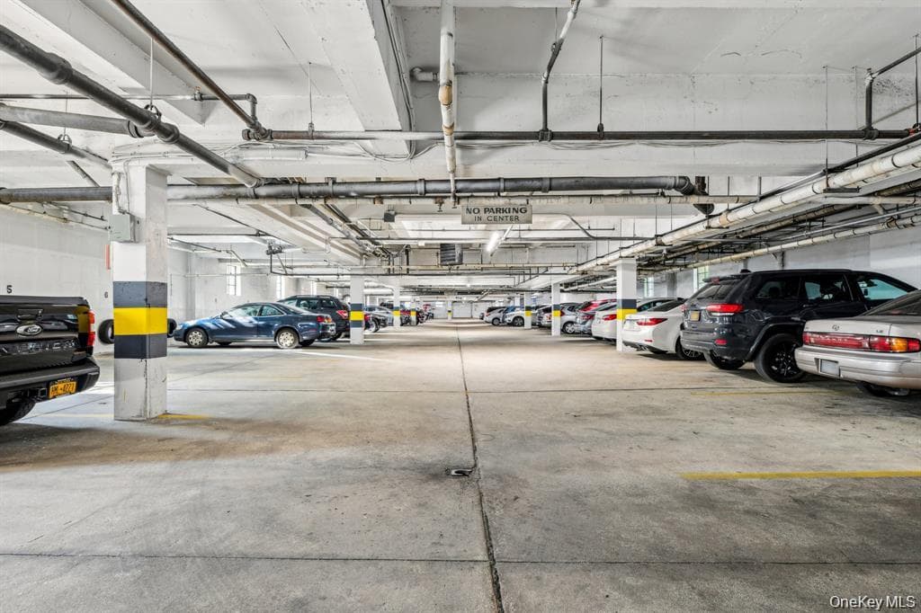 200 N Village Avenue Unit: D7 thumbnail 18