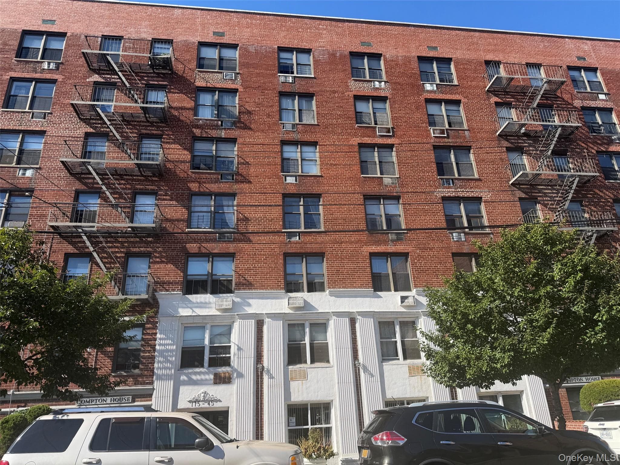 175-45 88 Avenue Unit: 2R, Jamaica