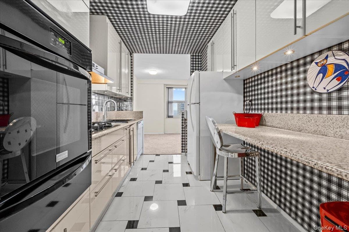 555 Kappock ST Unit: 21d thumbnail 11