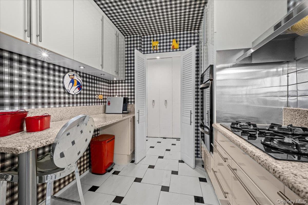 555 Kappock ST Unit: 21d thumbnail 10