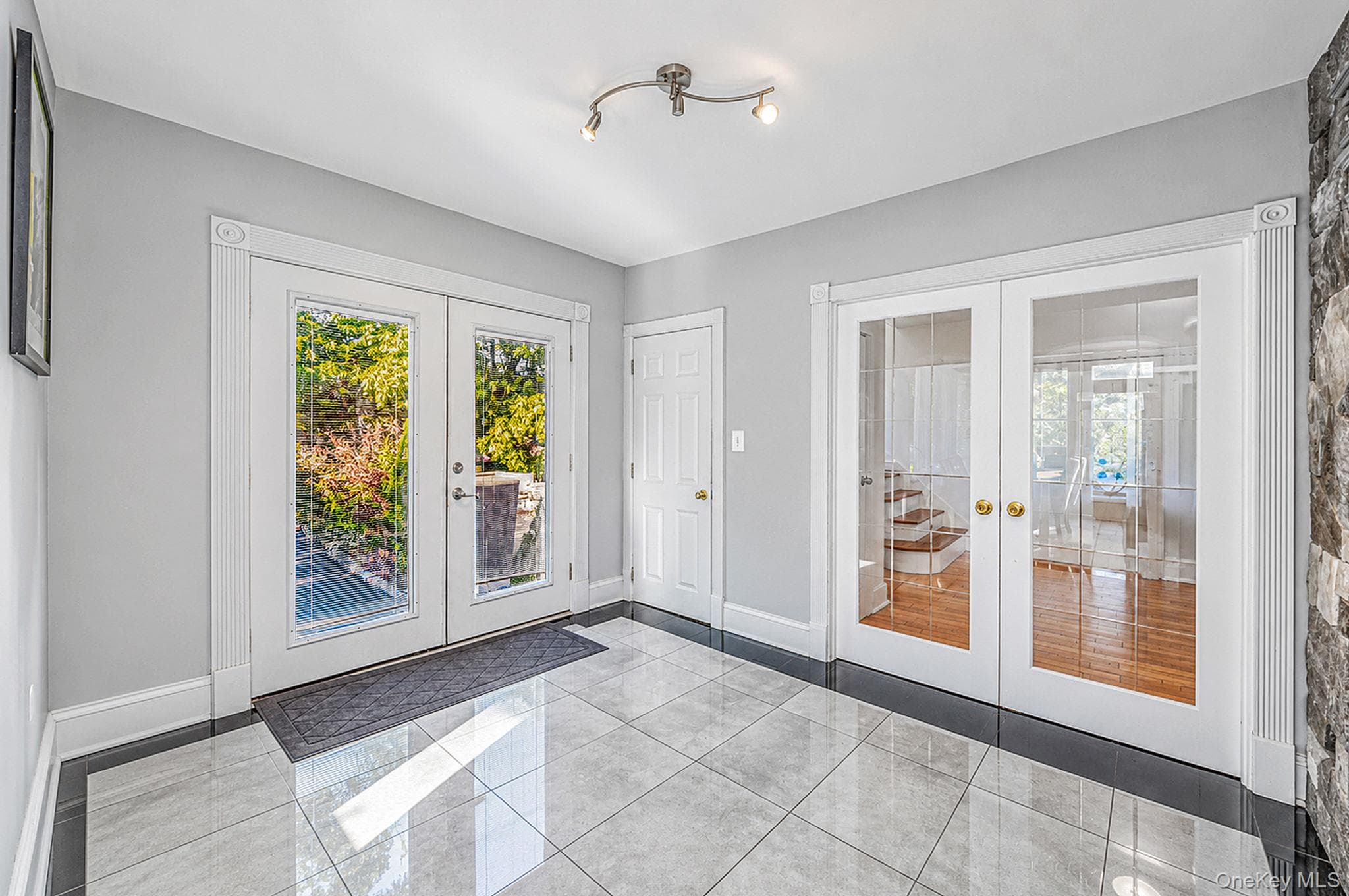 1054 Grand Avenue thumbnail 12