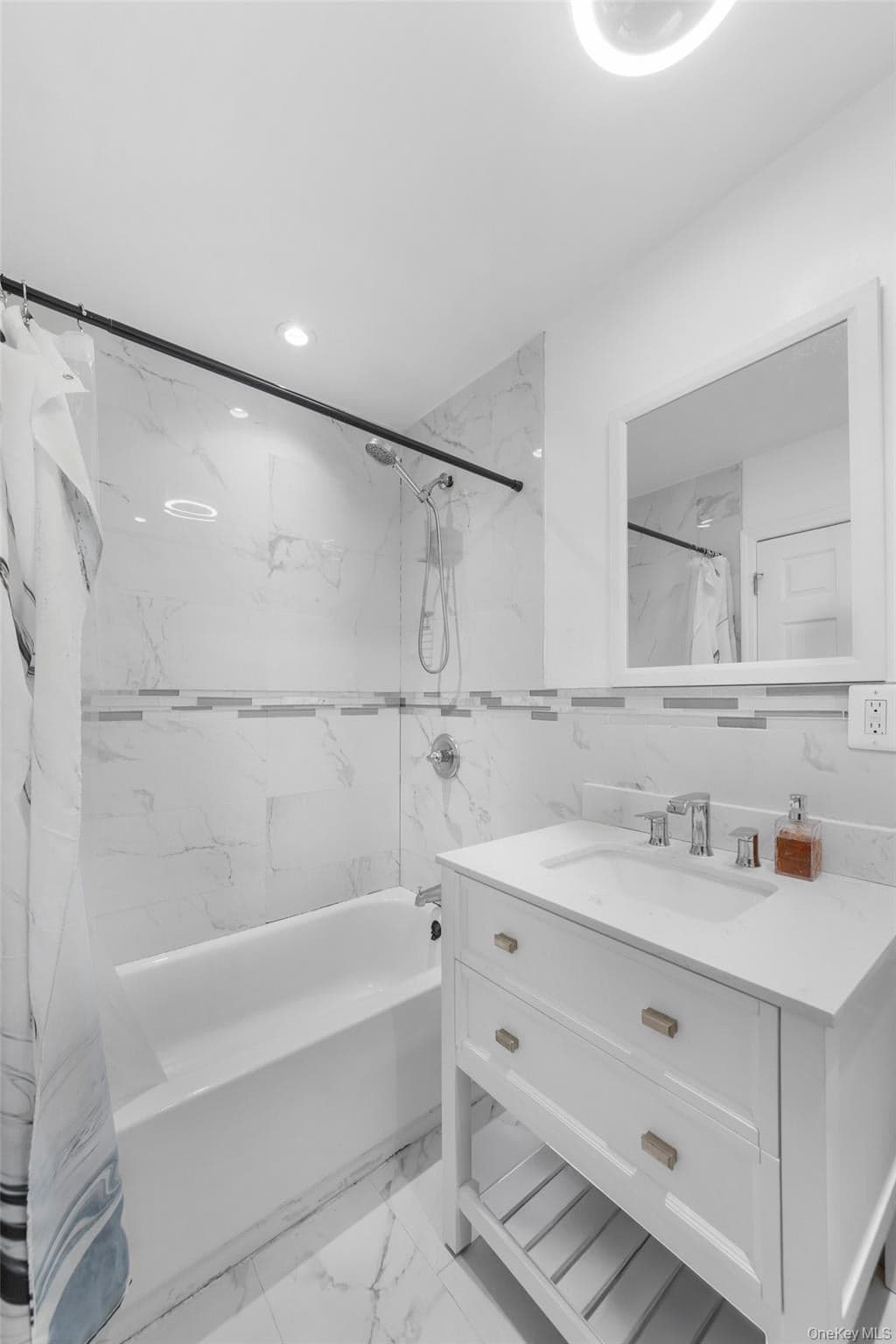 455 E 93rd Street thumbnail 6