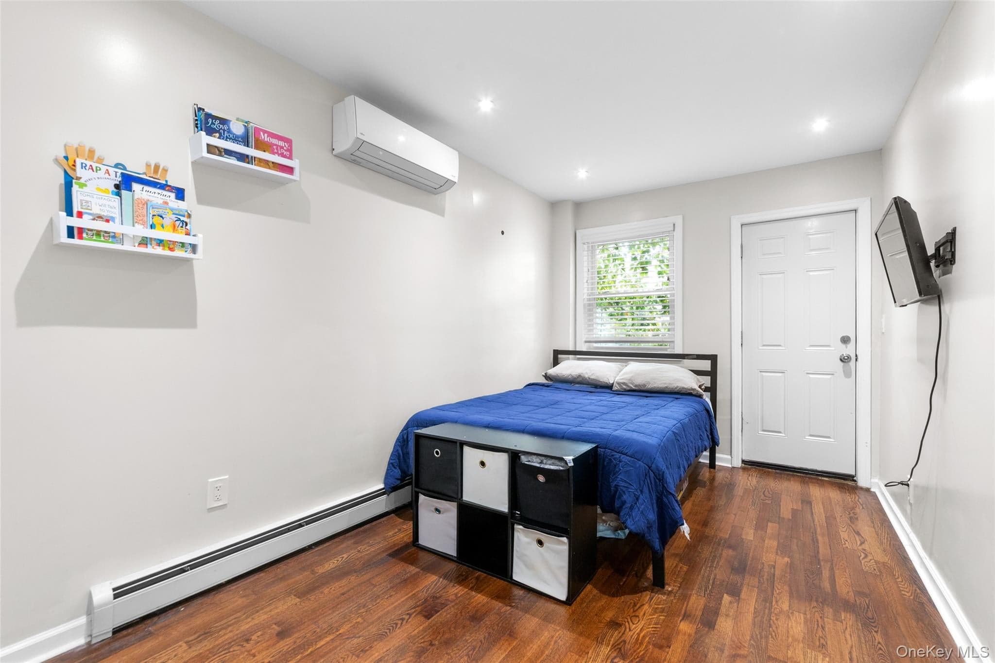 455 E 93rd Street thumbnail 5