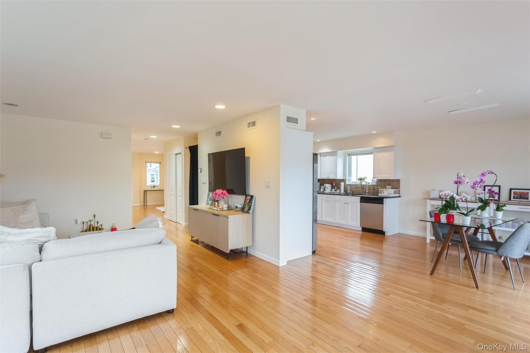 271 Arthur Street thumbnail 14