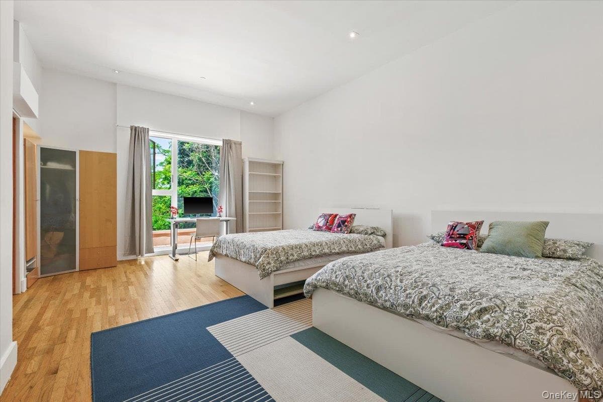 150 Pinecrest Drive thumbnail 13