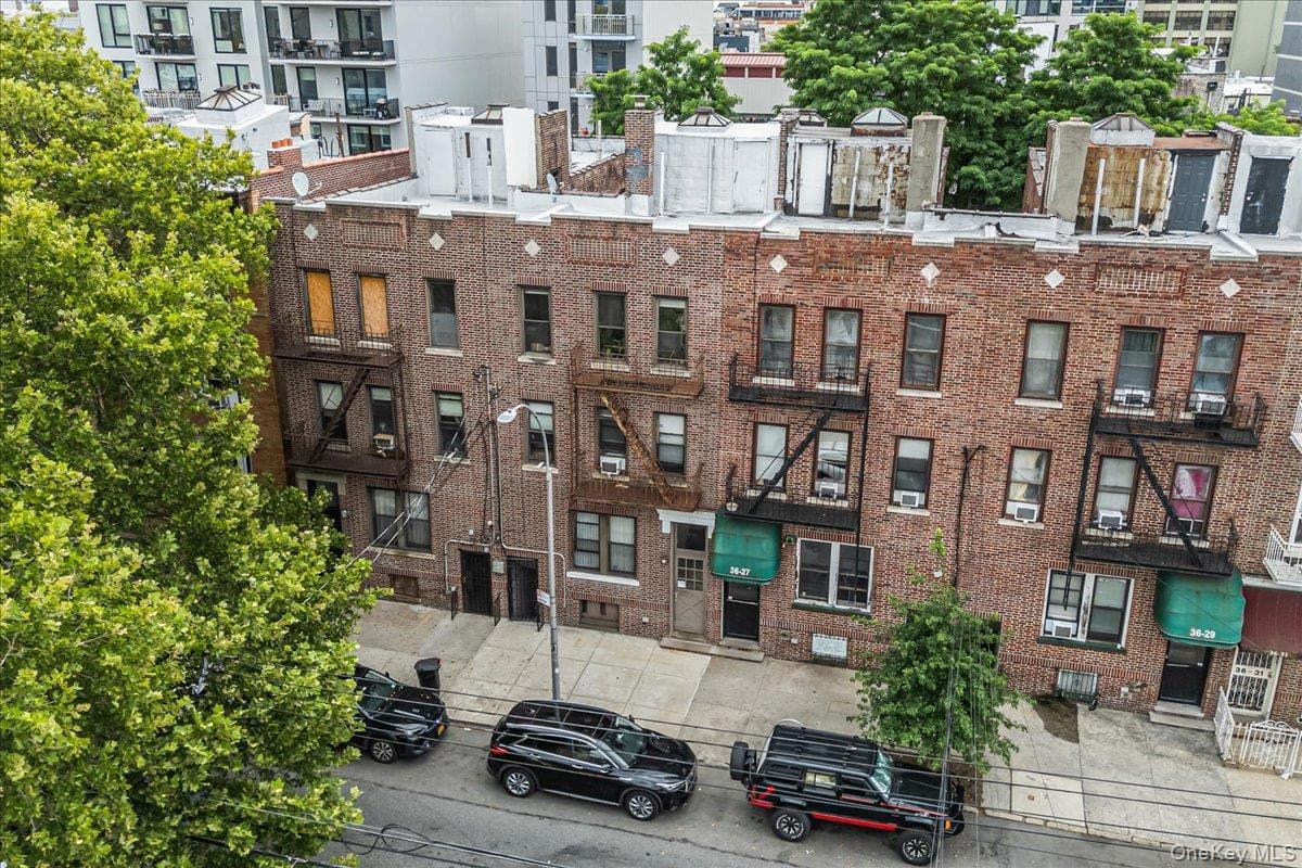 36-25 30th Street, Long Island City