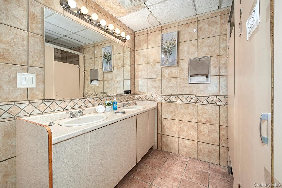 3243 Ampere Avenue thumbnail 16