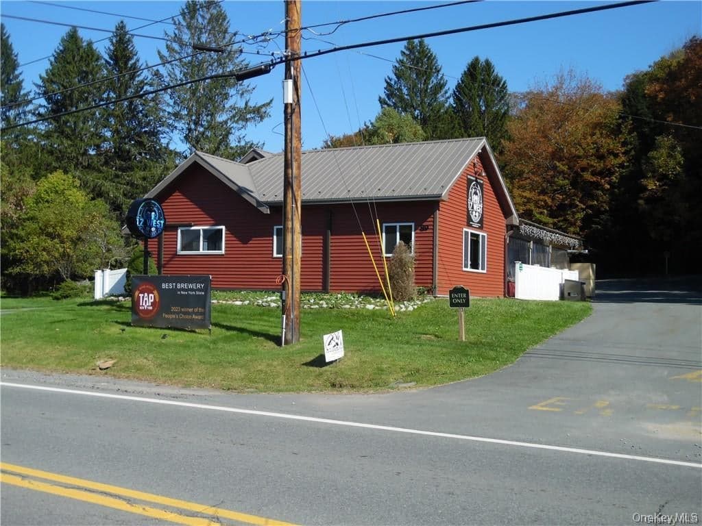 89 Sullivan Avenue thumbnail 2