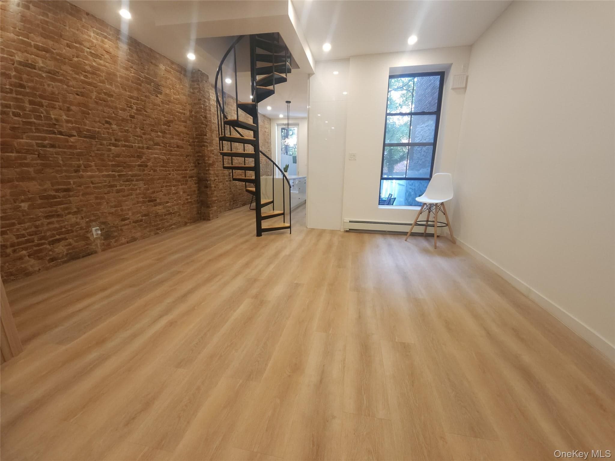 345 Quincy Street Unit: A thumbnail 5