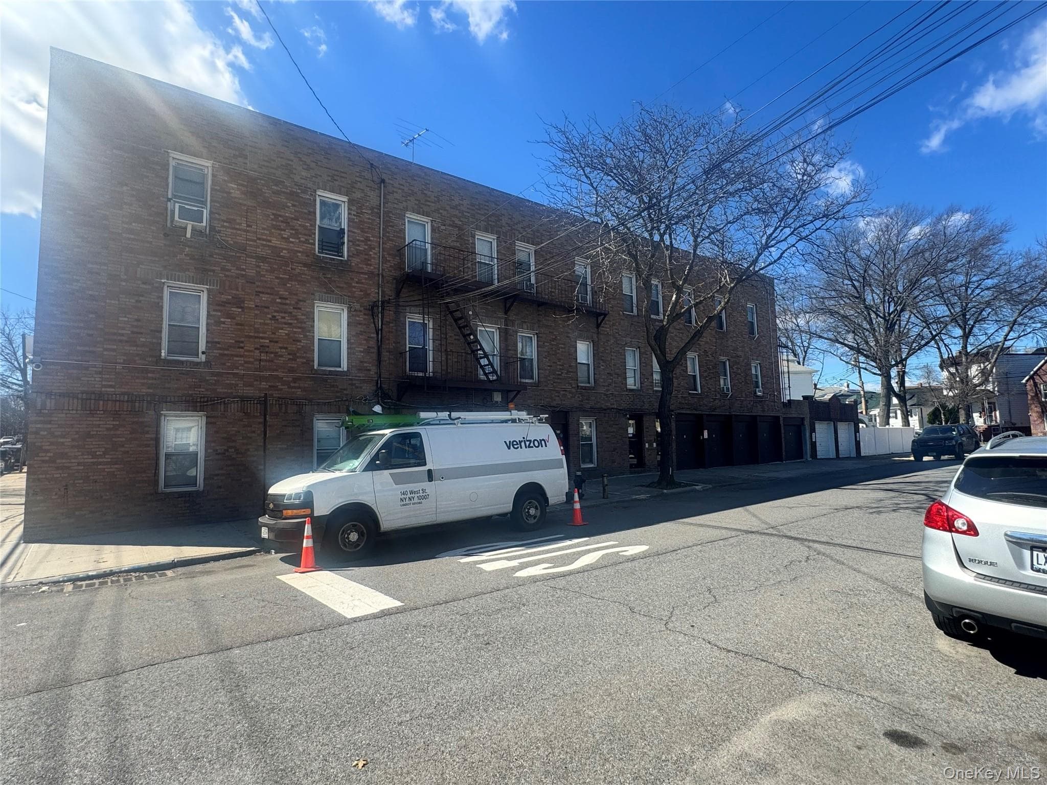 2897 Dudley Avenue thumbnail 3