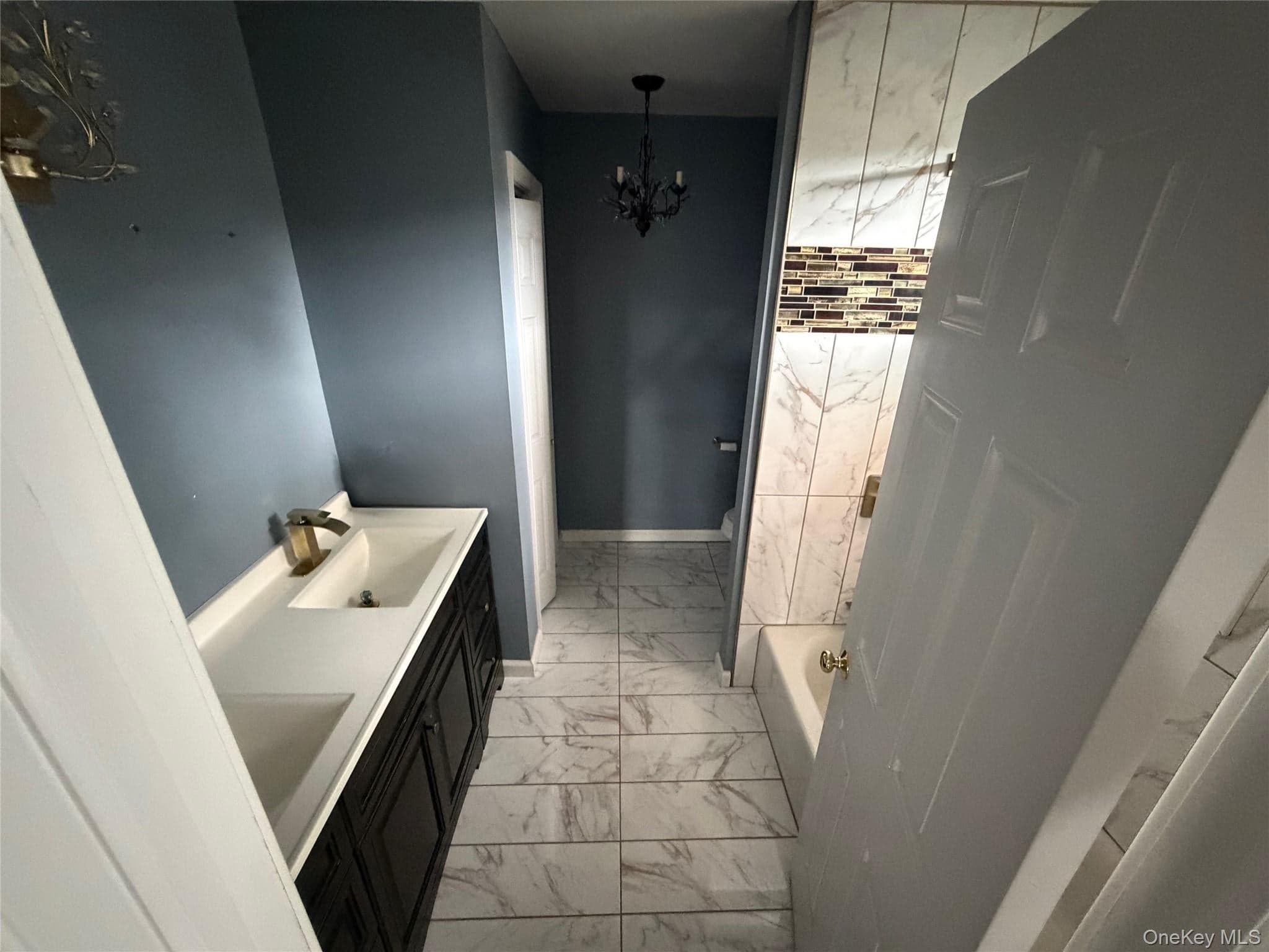 116 Carleton Avenue thumbnail 13