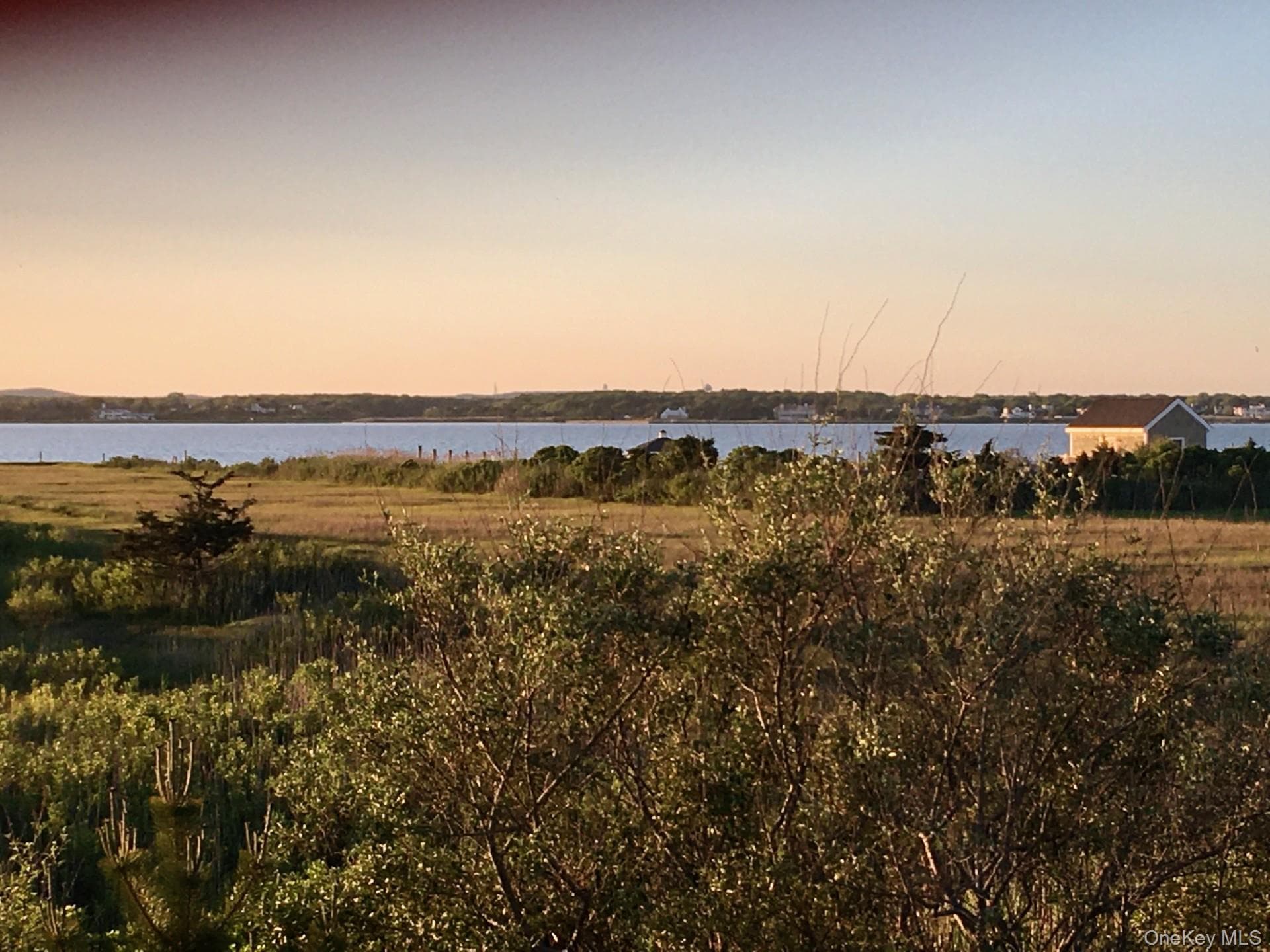 542 Dune Road thumbnail 3