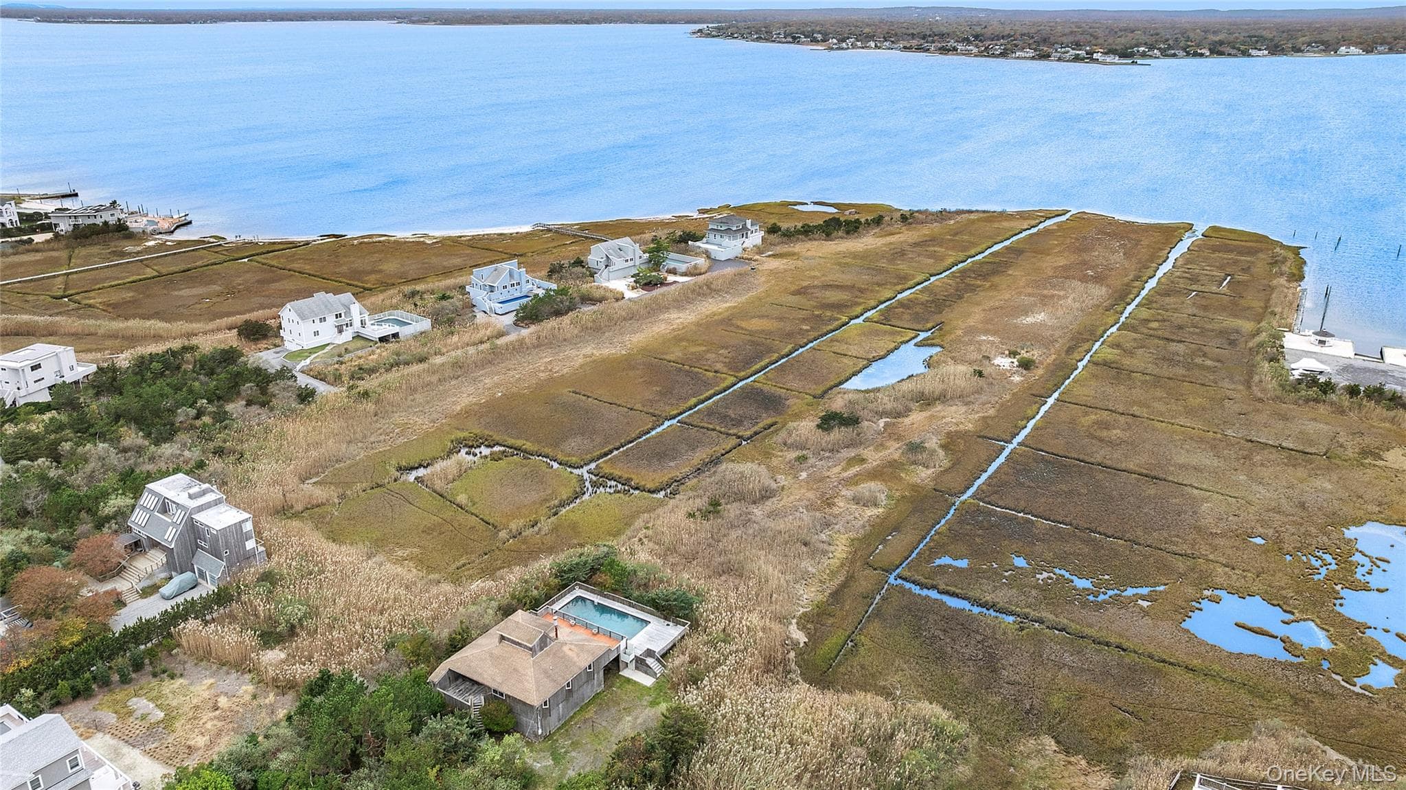 542 Dune Road thumbnail 17