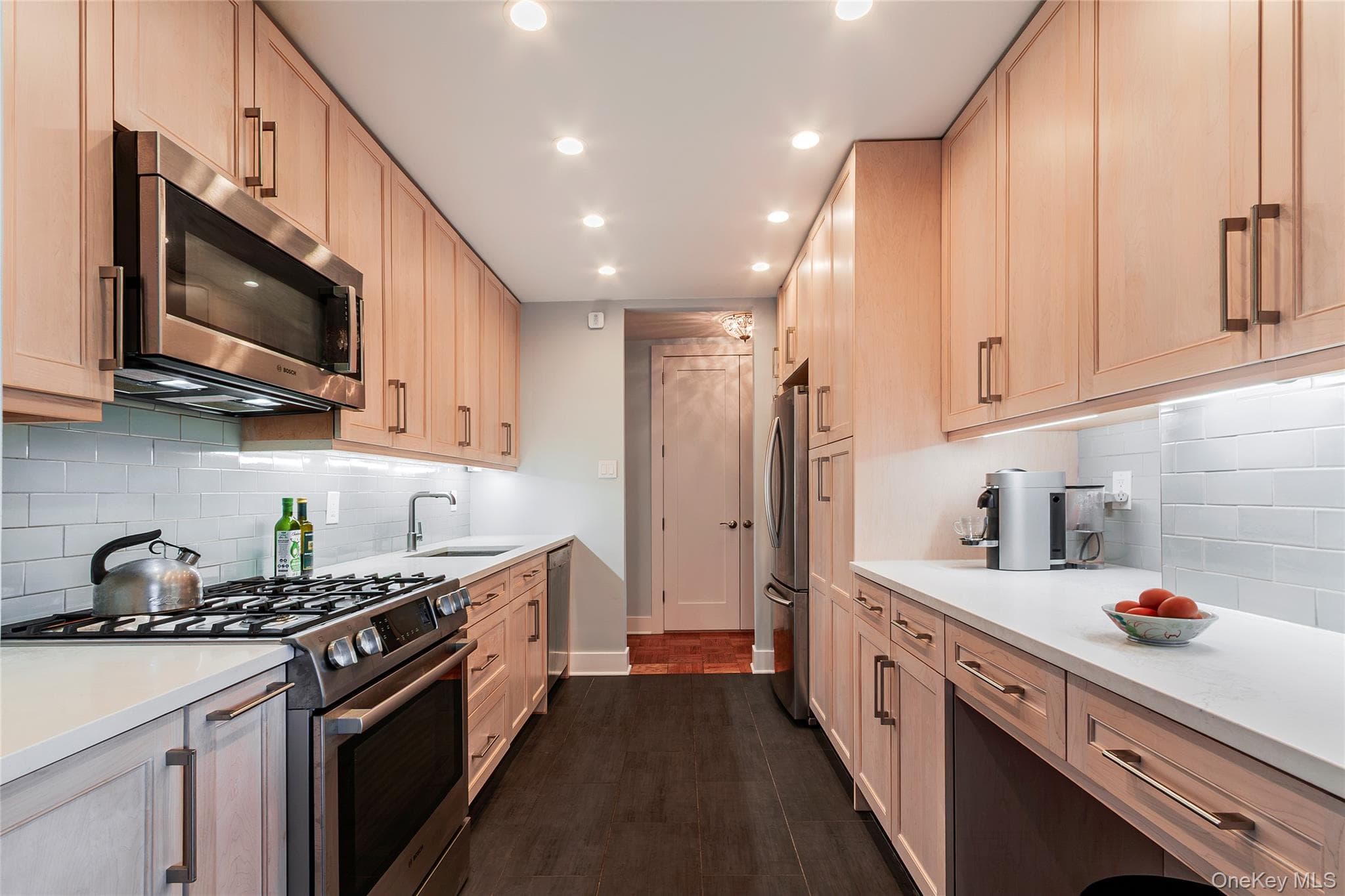 3935 Blackstone Avenue Unit: 8B thumbnail 5