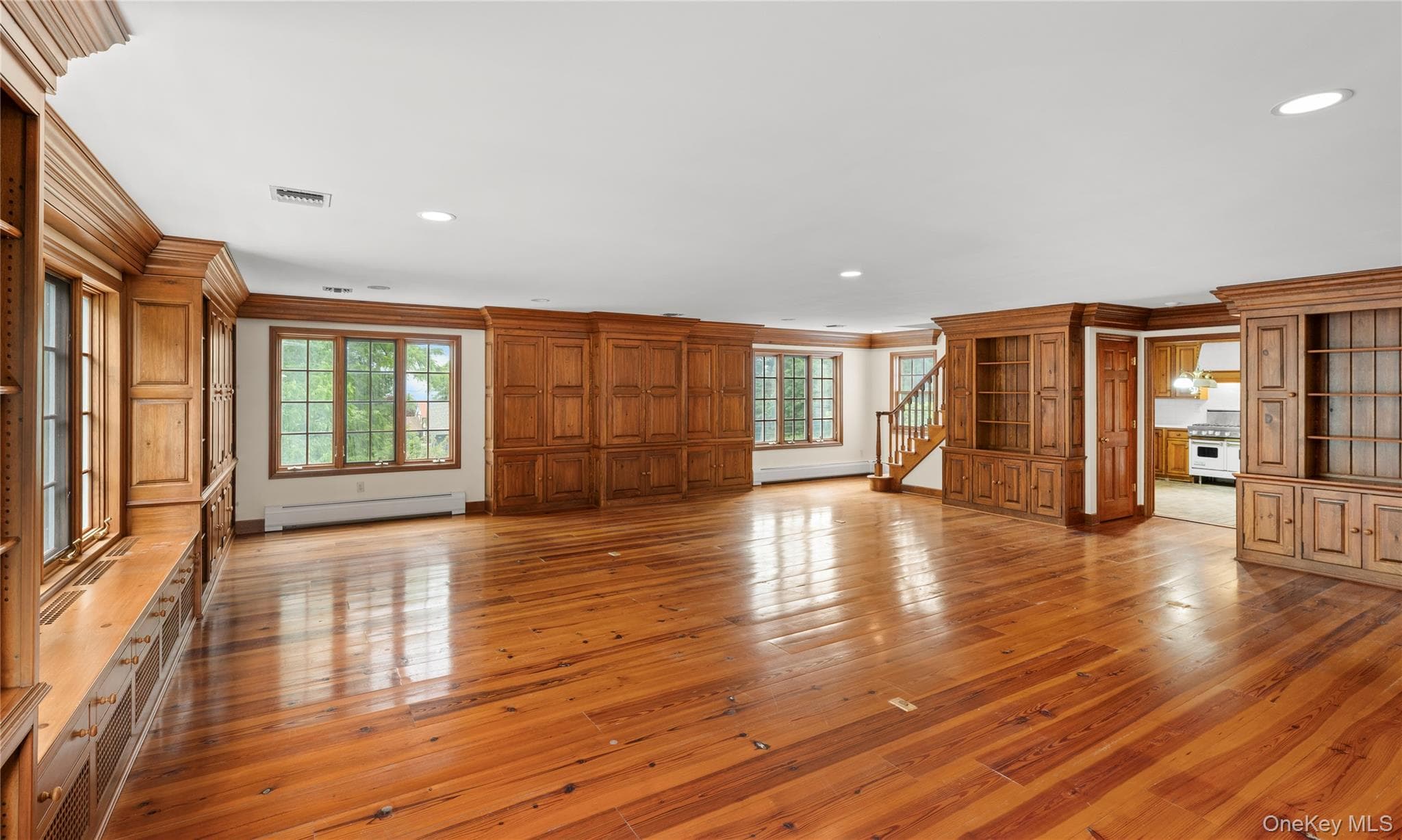 102 Birchwood Avenue thumbnail 19