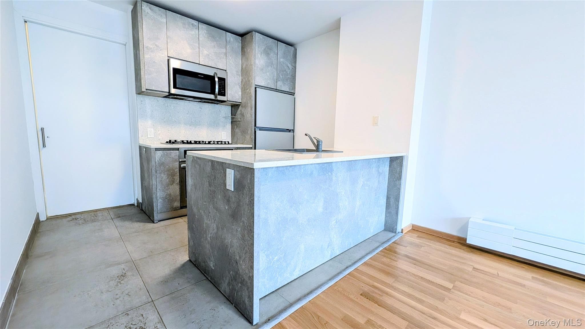 2309 Broadway thumbnail 5