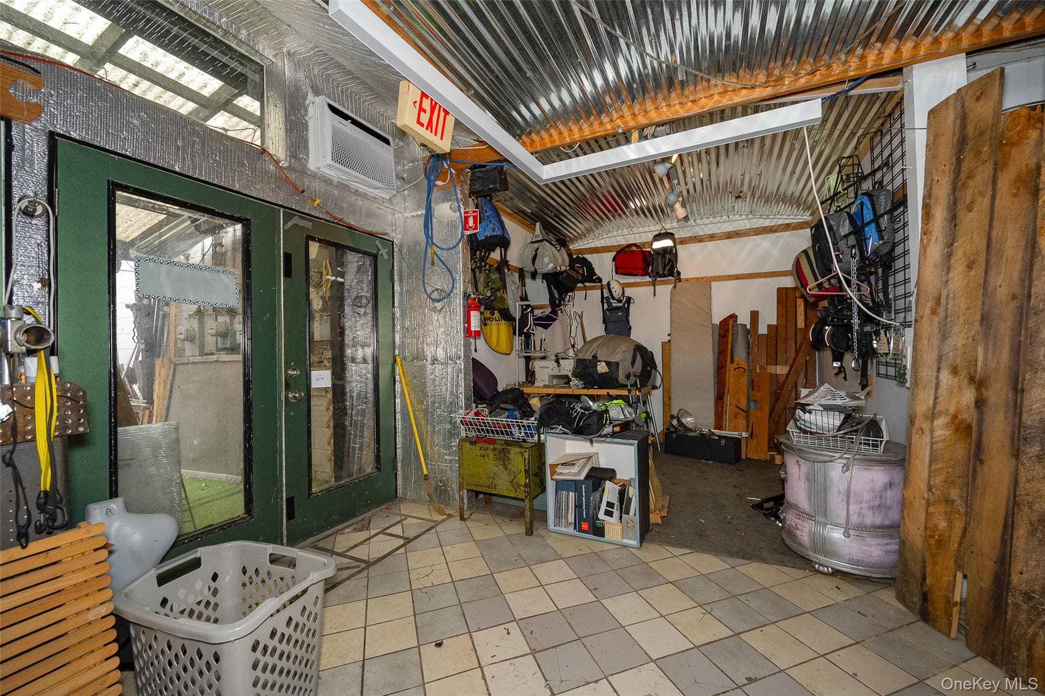 81 Vineyard Avenue thumbnail 8