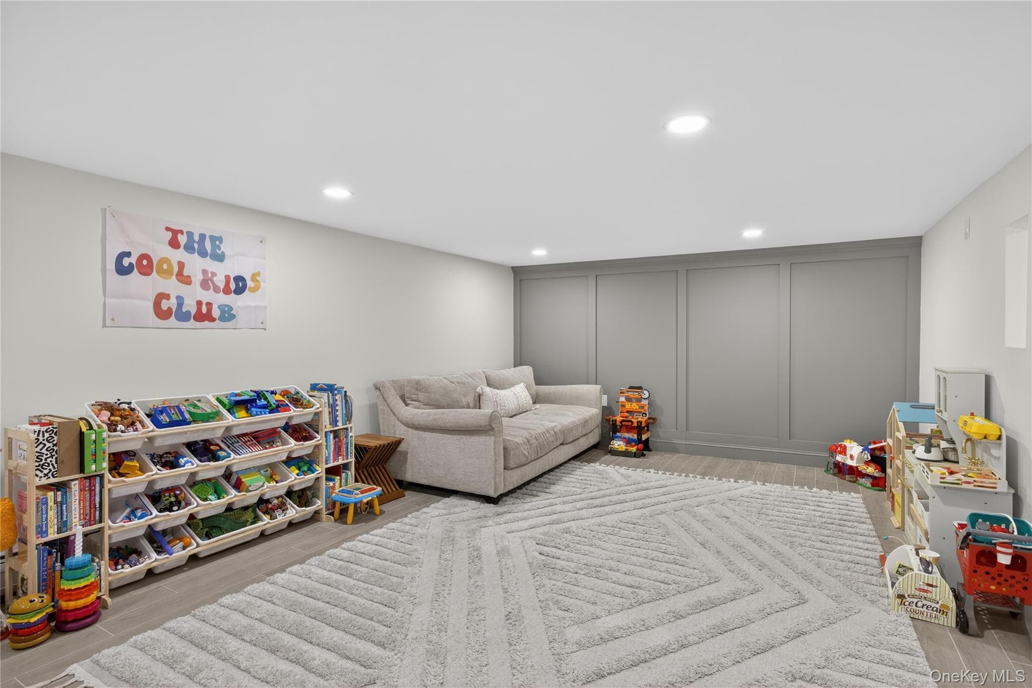 109 W Park Avenue thumbnail 35