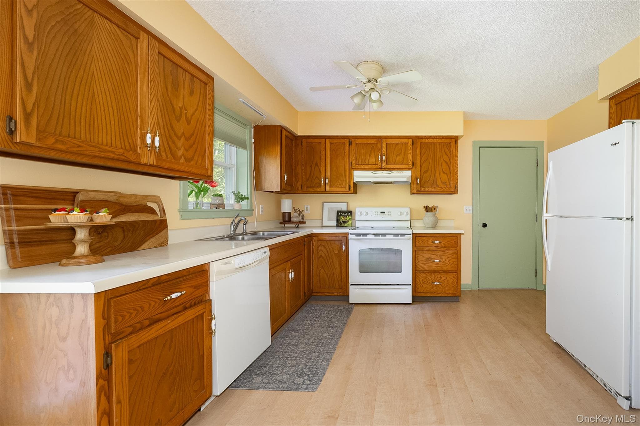 15 Elizabeth Drive thumbnail 5