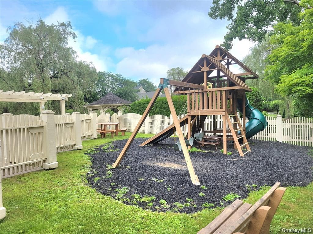 3905 Buttonwood Lane thumbnail 2