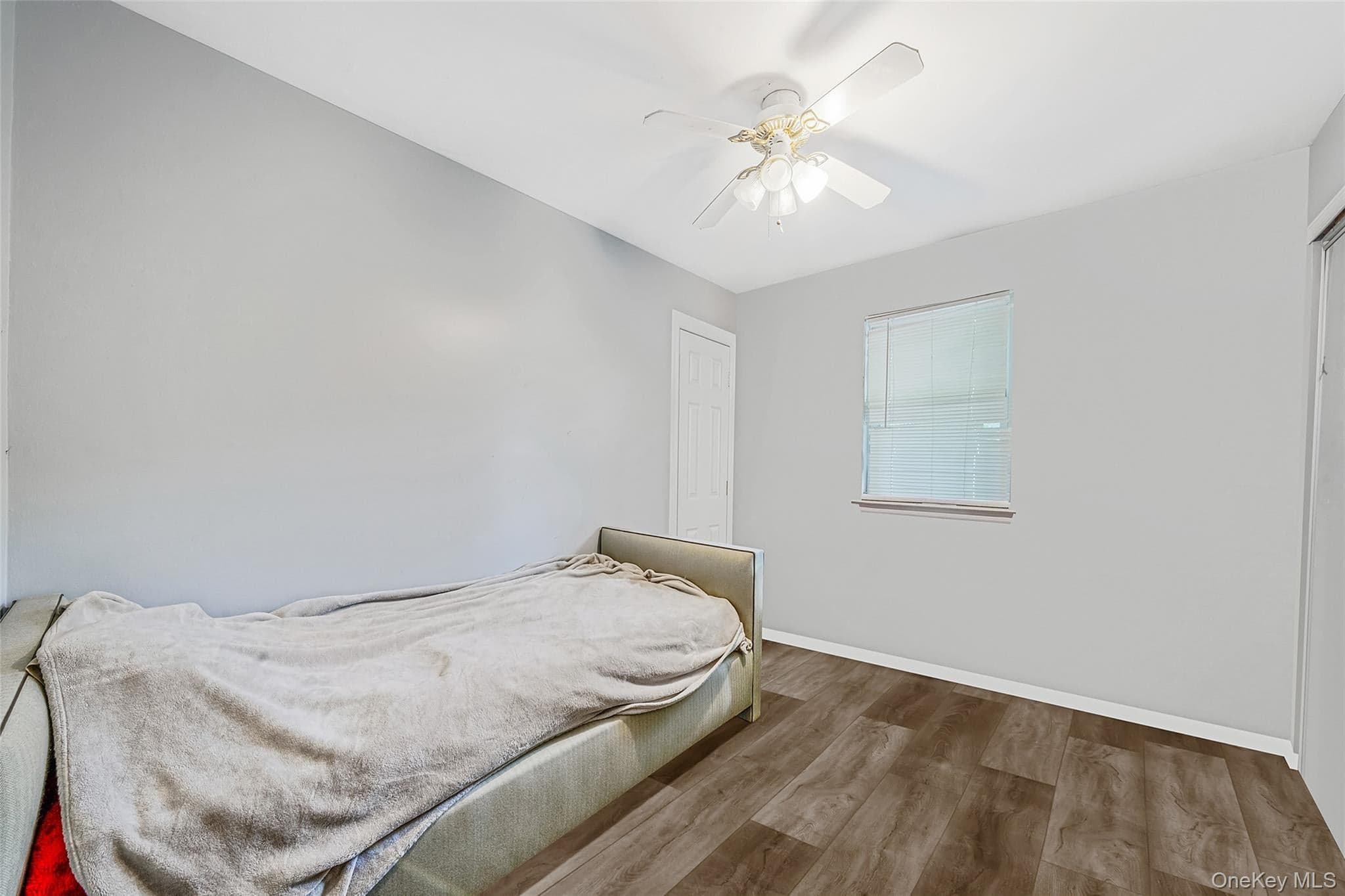 413 Glen Drive thumbnail 11