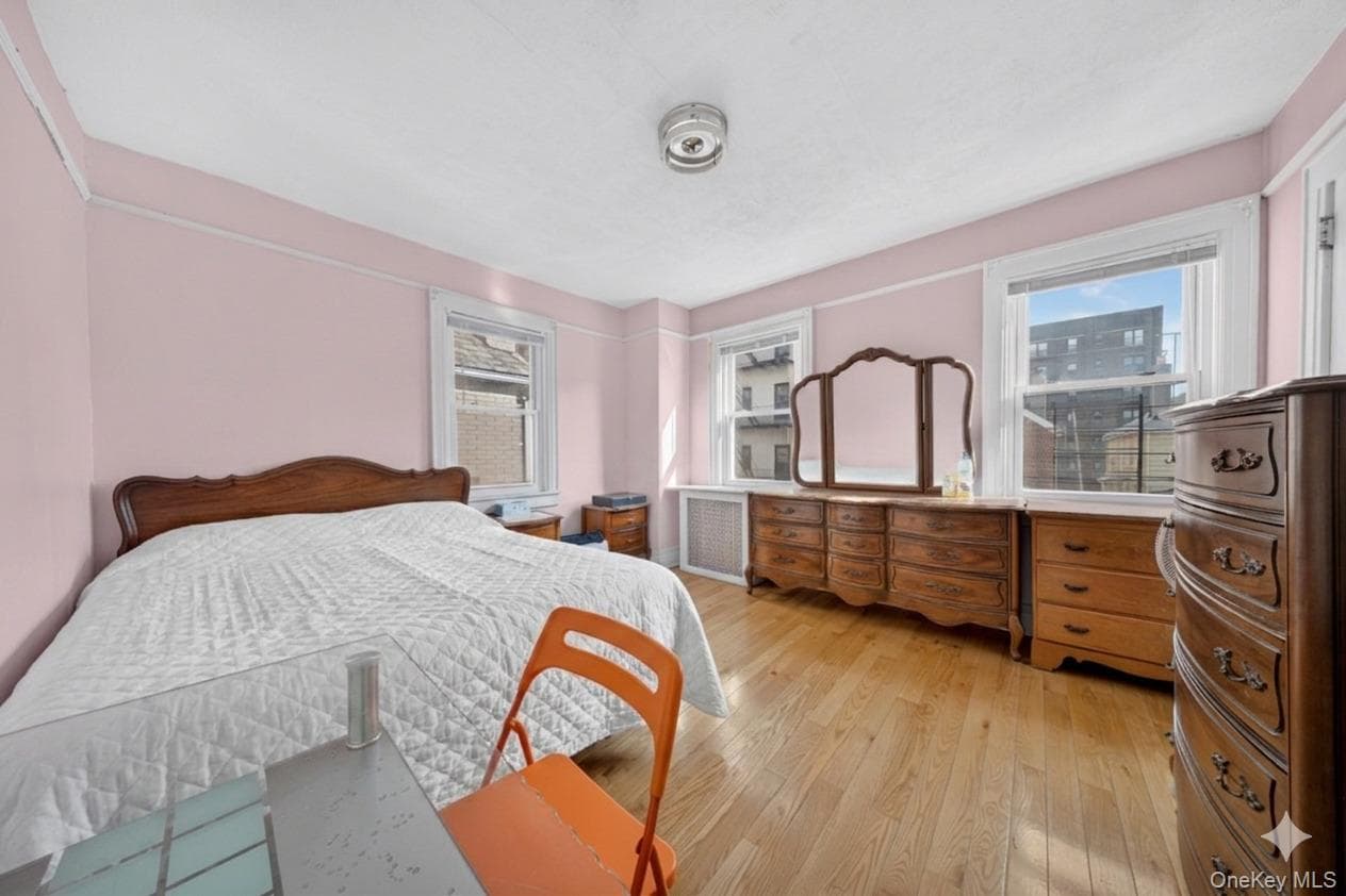 4084 Denman Street thumbnail 10