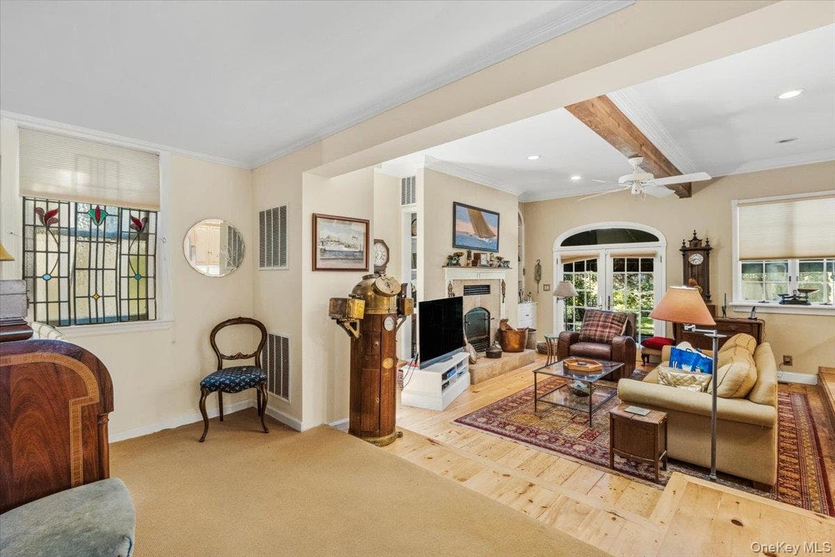16 Stuart Avenue thumbnail 8