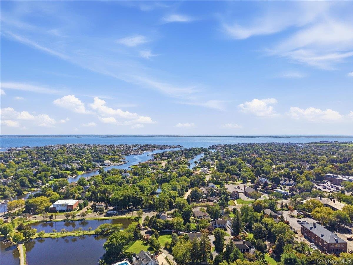16 Stuart Avenue thumbnail 35