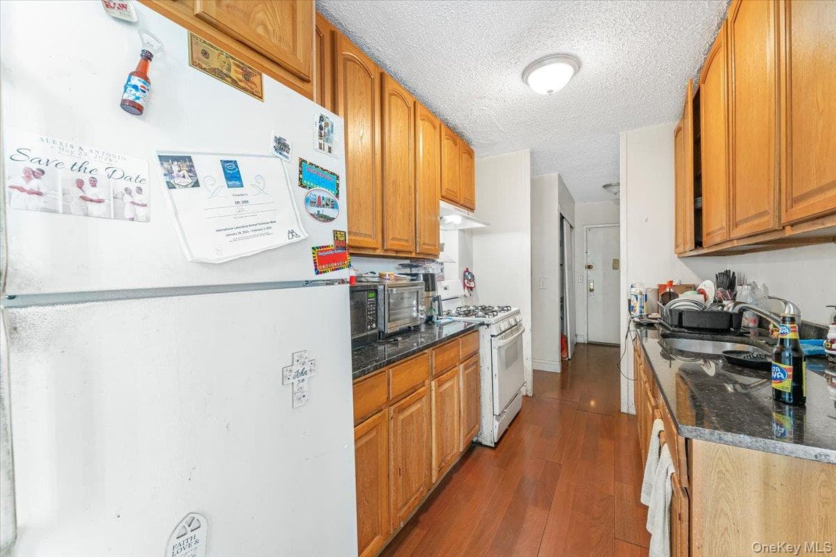 825 Morrison Avenue Unit: 16A thumbnail 4