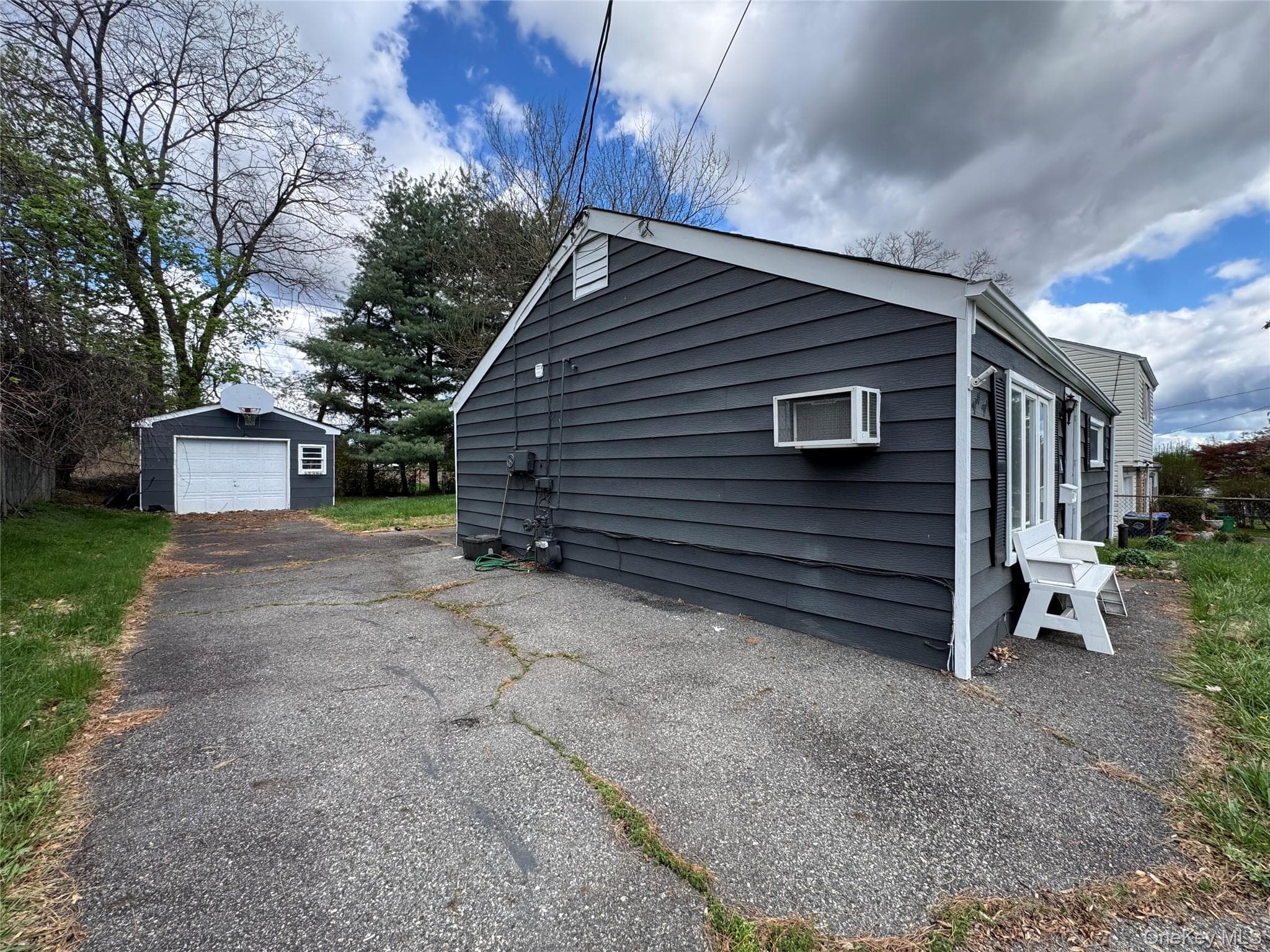 33 Hurd Avenue thumbnail 3