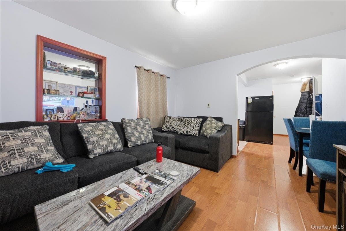 3544 -3546 Laconia Avenue thumbnail 4