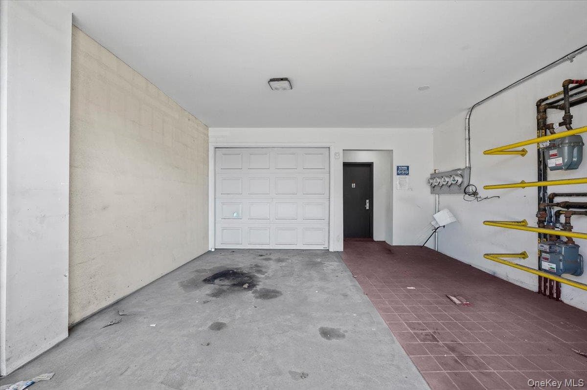 10847 Sutphin Boulevard thumbnail 23